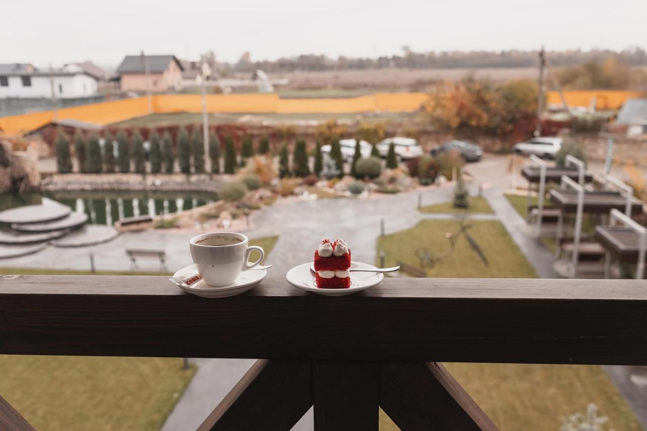 Sofia Hotel Velyka Omelyana Bagian luar foto