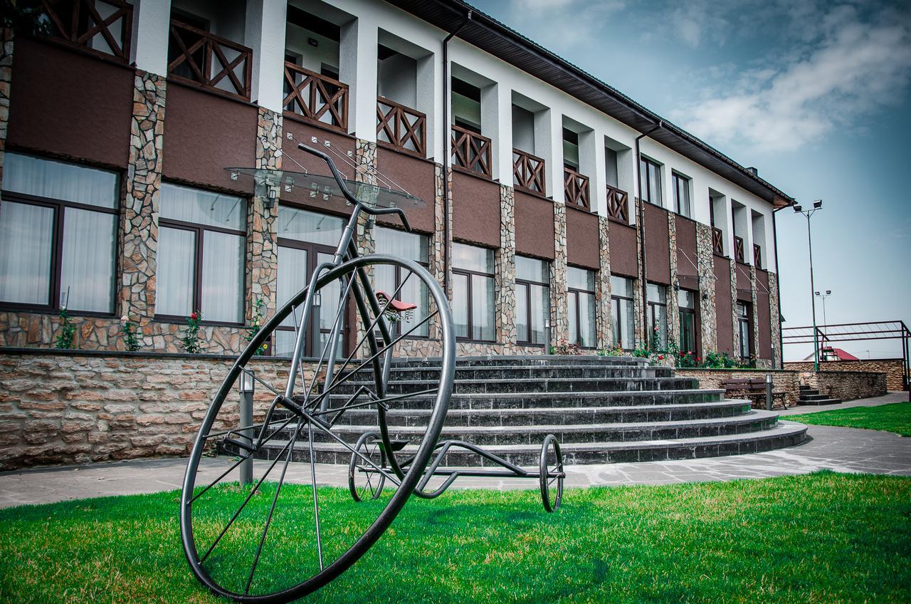 Sofia Hotel Velyka Omelyana Bagian luar foto